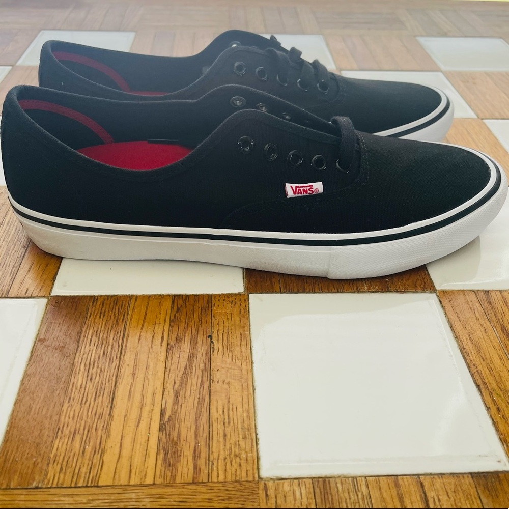 Vans Men's Authentic Pro Black/White Skate Shoe Men Size 11.5